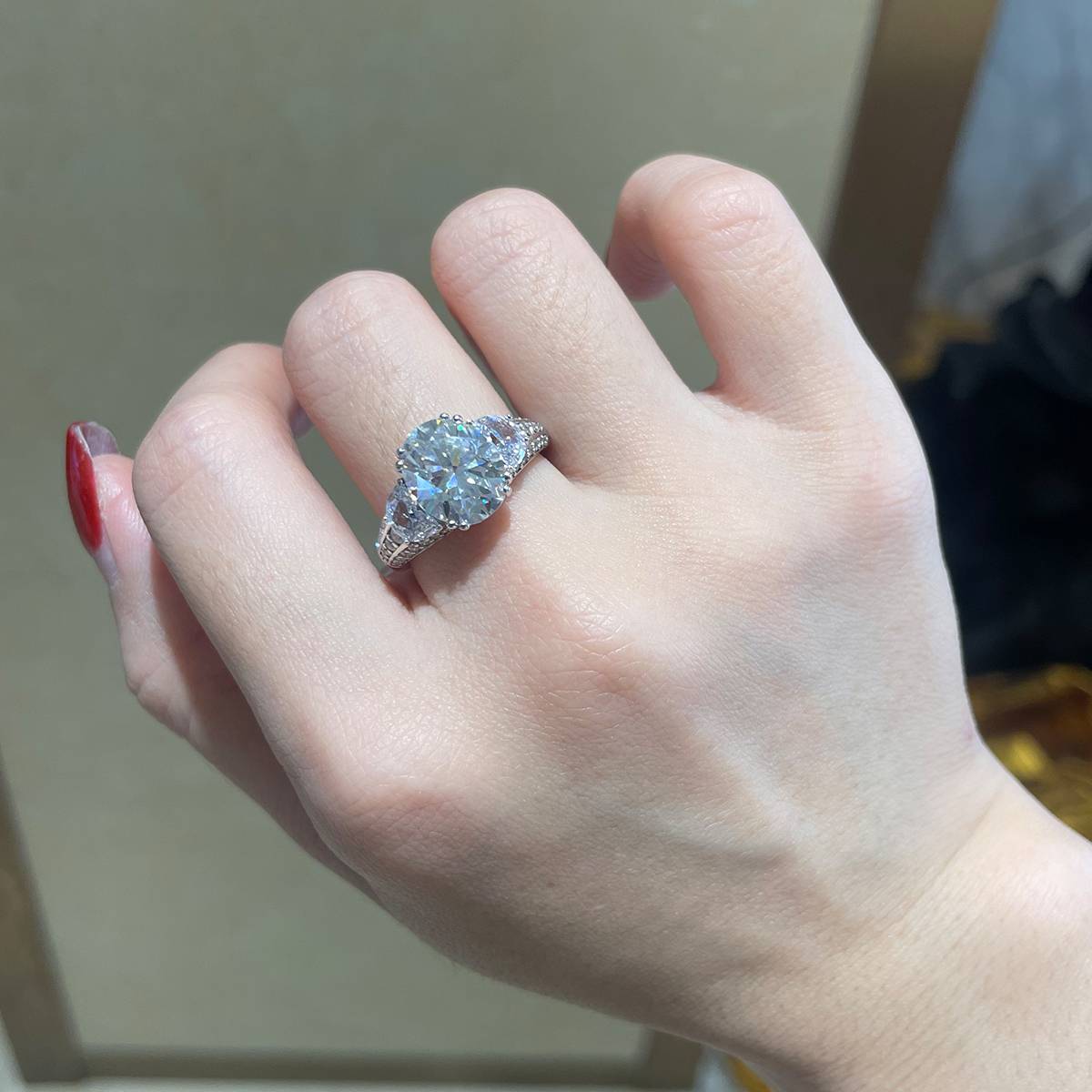 Luxury Three Stone Women's Ring S925 Silver Plated Platinum Women's Ring Customized Selection Main Stone Moissanite Diamond 5.0ct/Secondary Stone High Carbon Diamond